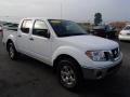 2011 Avalanche White Nissan Frontier SV Crew Cab 4x4  photo #4