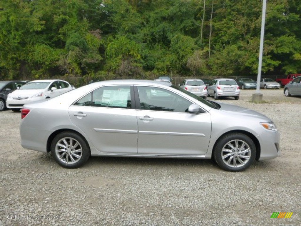 Classic Silver Metallic 2014 Toyota Camry LE Exterior Photo #85984477