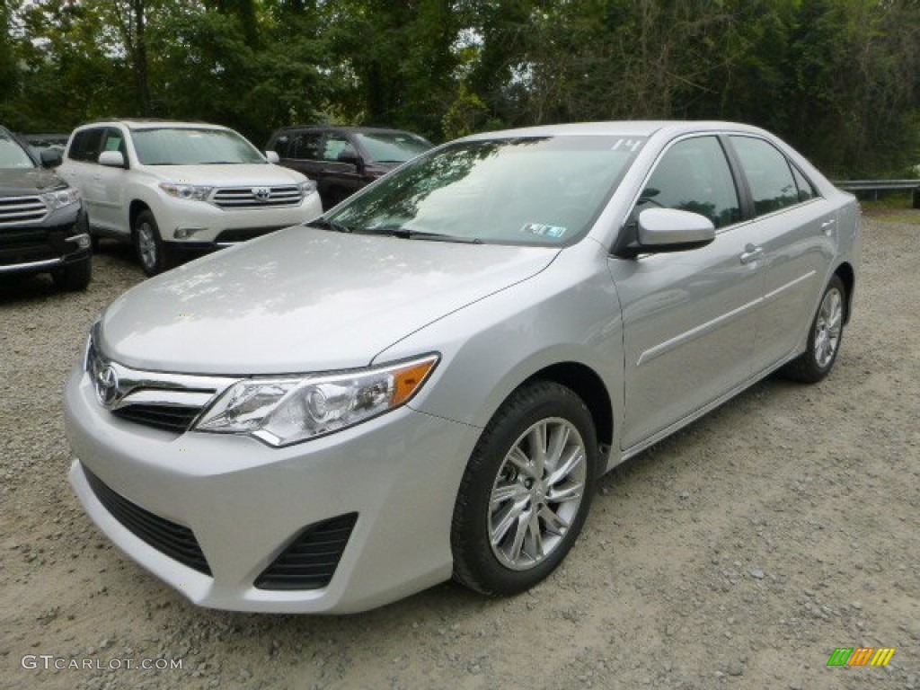 Classic Silver Metallic 2014 Toyota Camry LE Exterior Photo #85984566