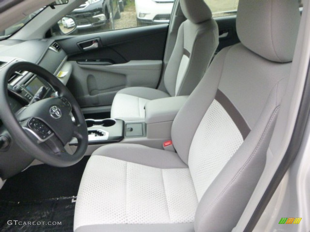 Ash Interior 2014 Toyota Camry LE Photo #85984662