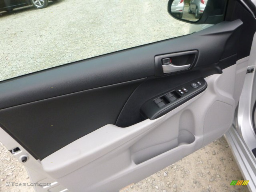 2014 Toyota Camry LE Ash Door Panel Photo #85984728