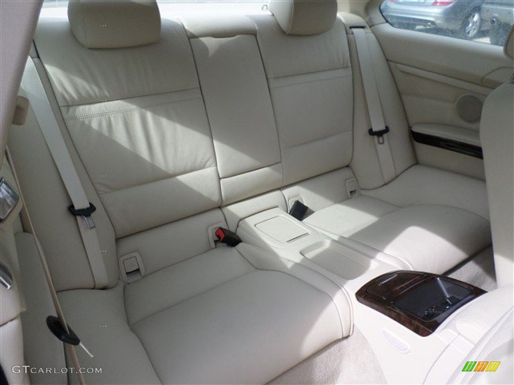 2011 BMW 3 Series 328i Coupe Rear Seat Photo #85986261
