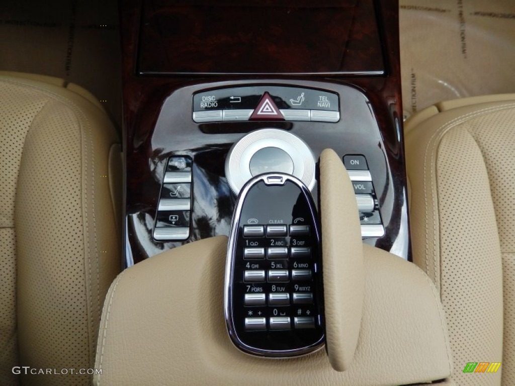 2011 Mercedes-Benz S 550 Sedan Controls Photo #85990953