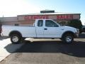 1997 Oxford White Ford F150 XL Extended Cab 4x4  photo #3