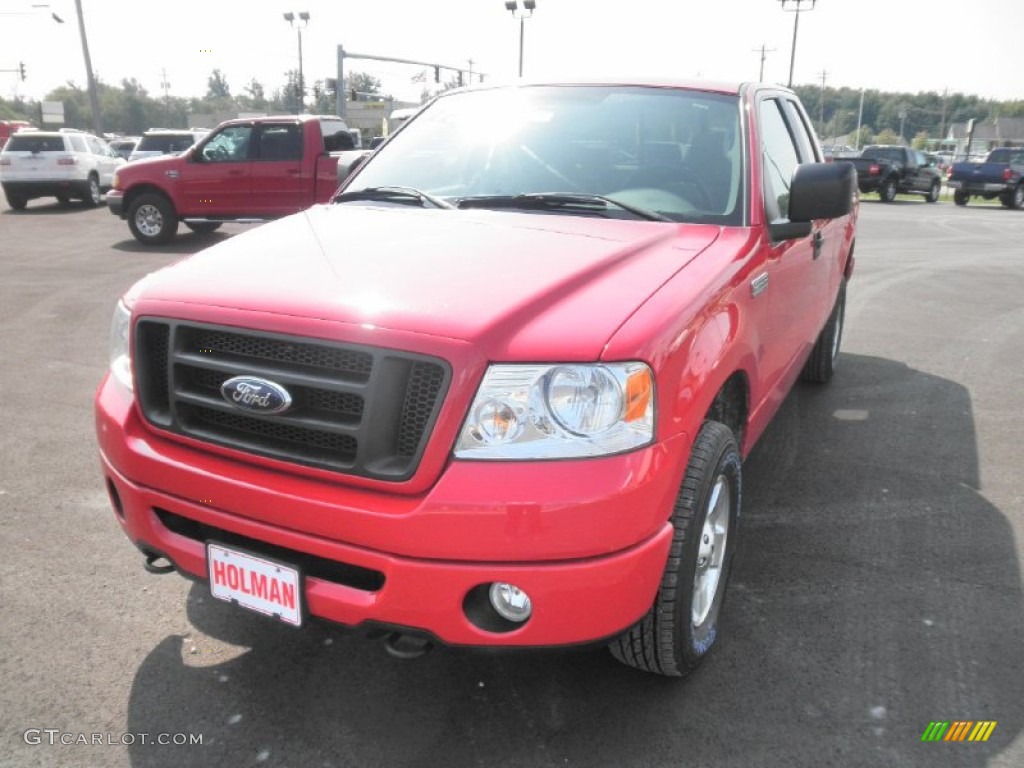 2007 F150 STX SuperCab 4x4 - Bright Red / Medium Flint photo #3