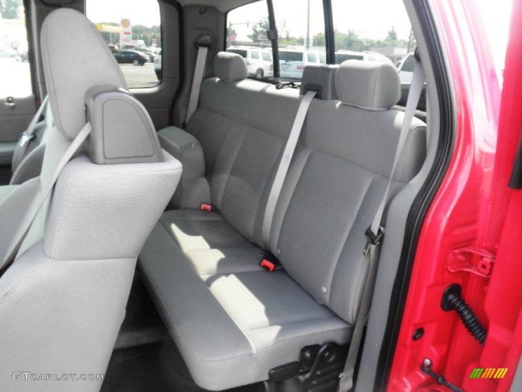 2007 F150 STX SuperCab 4x4 - Bright Red / Medium Flint photo #16