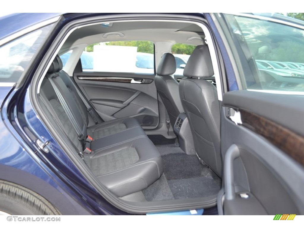 2014 Volkswagen Passat TDI SEL Premium Rear Seat Photo #85996182