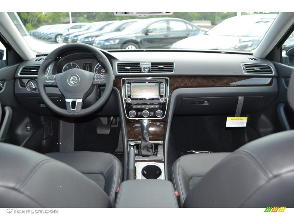 2014 Volkswagen Passat TDI SEL Premium Titan Black Dashboard Photo #85996213