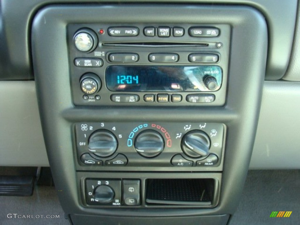 2003 Venture  - Black / Medium Gray photo #11