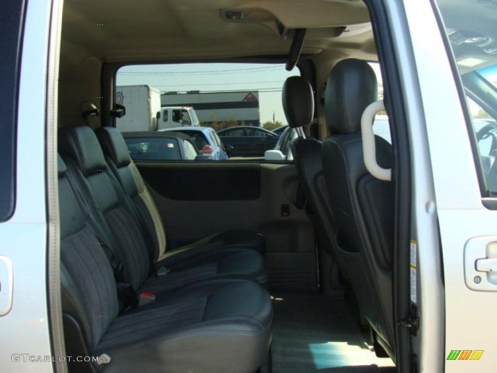 2003 Venture  - Black / Medium Gray photo #12