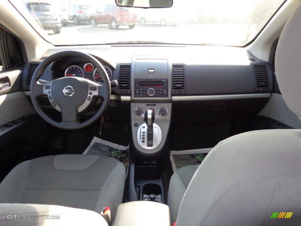 2010 Sentra 2.0 S - Red Brick Metallic / Charcoal photo #11