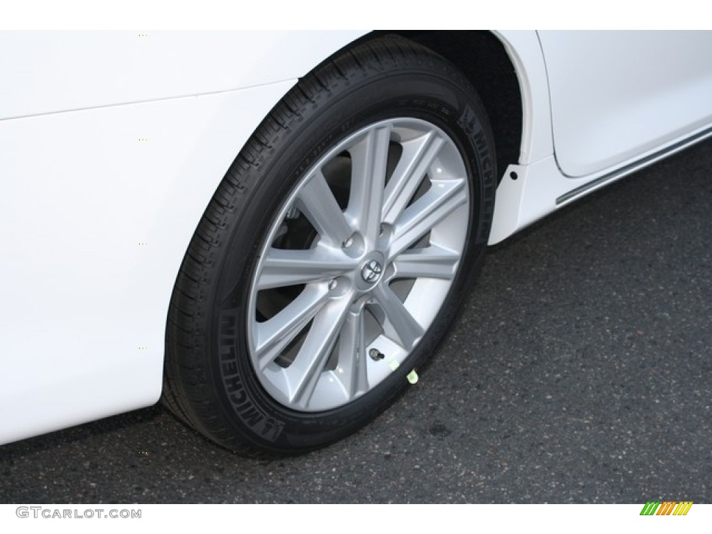 2014 Camry Hybrid XLE - Super White / Ivory photo #10