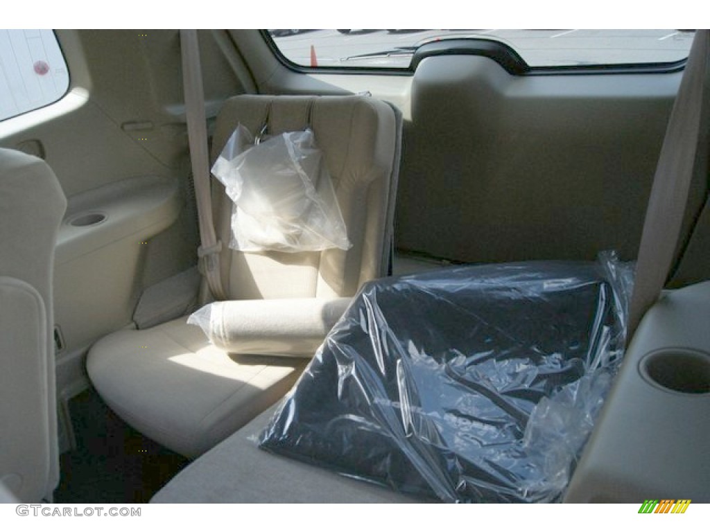 2013 Highlander V6 4WD - Blizzard White Pearl / Sand Beige photo #8