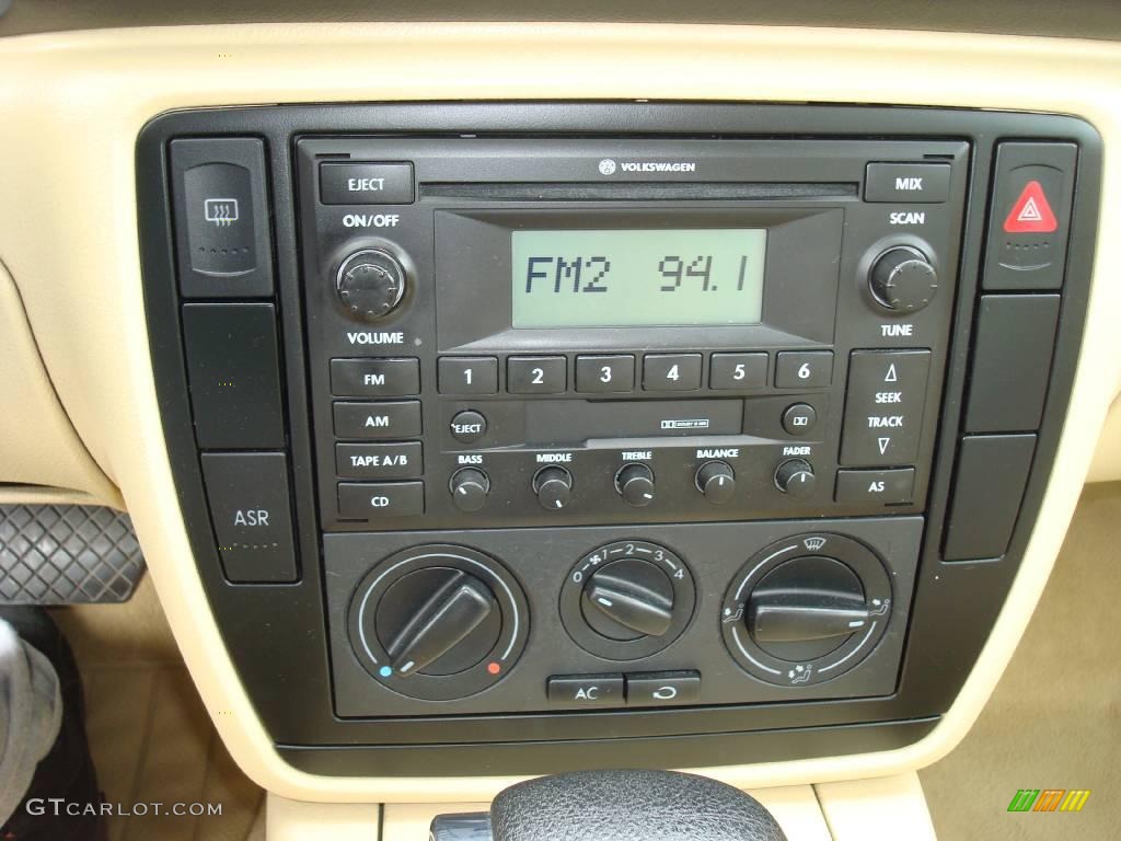 2003 Volkswagen Passat GLS Sedan Controls Photo #8601054