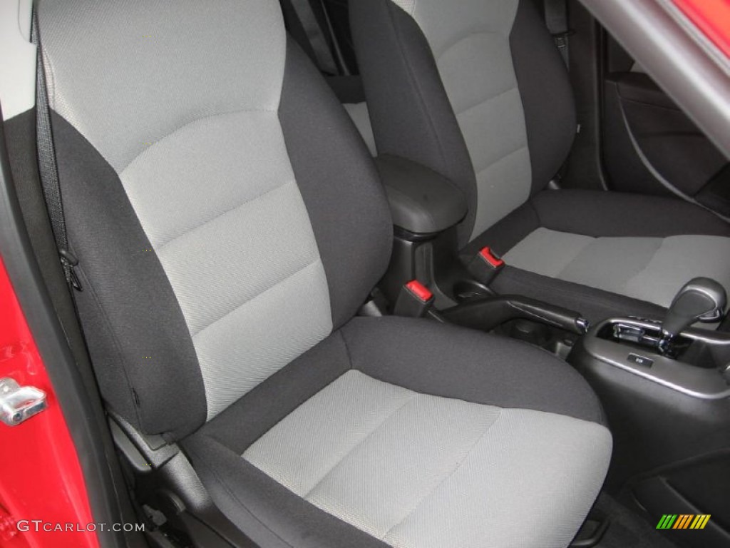 2014 Cruze LS - Red Hot / Jet Black/Medium Titanium photo #10