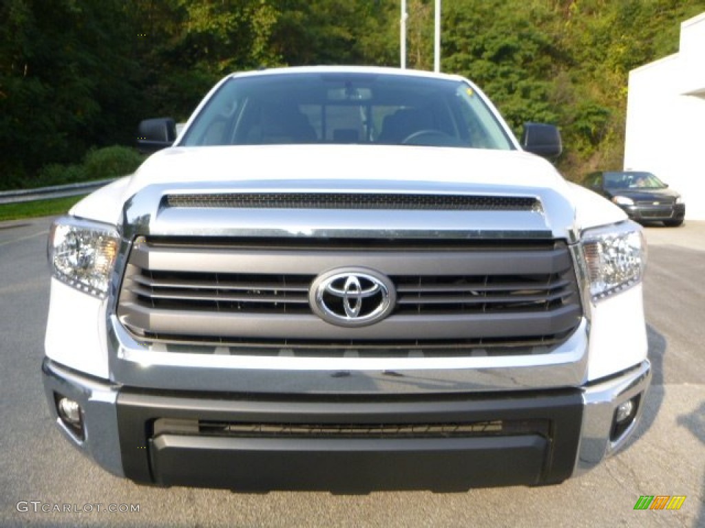 2014 Tundra SR5 Double Cab 4x4 - Super White / Graphite photo #8