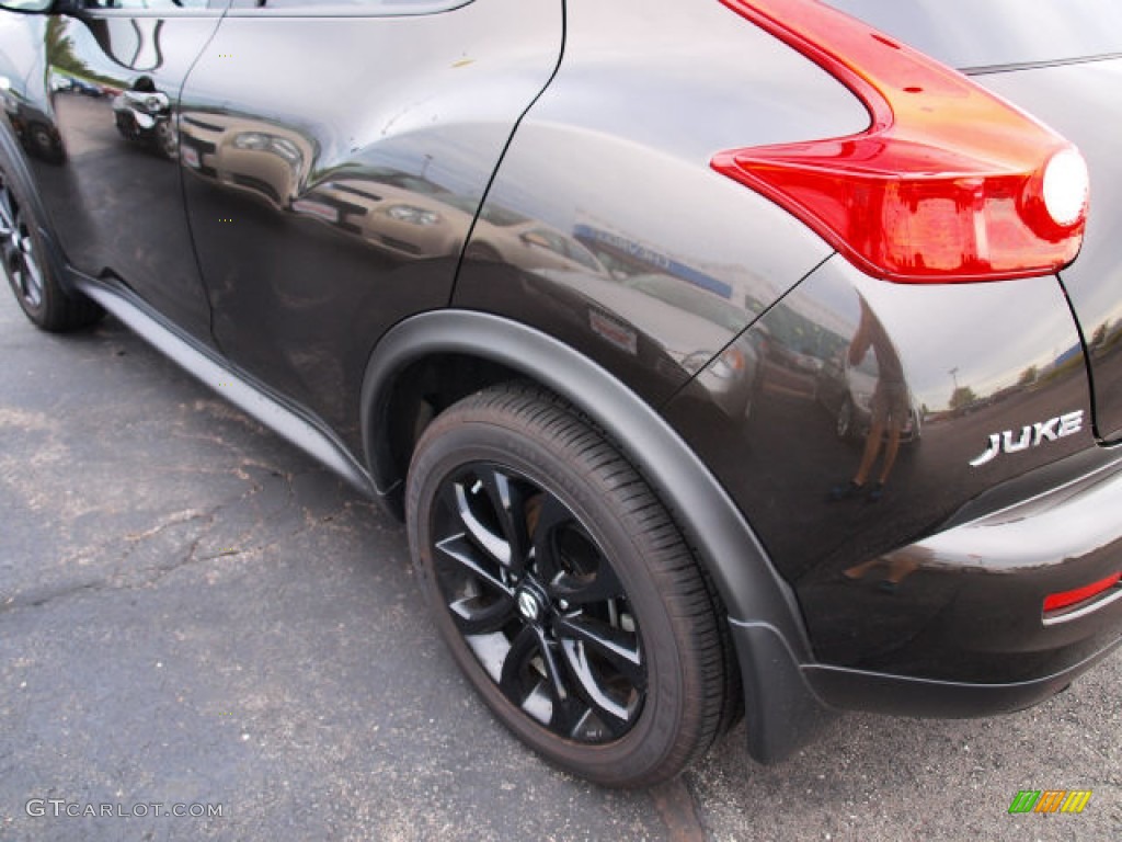 2013 Juke SL AWD - Metallic Bronze / Black/Red/Silver Trim photo #4