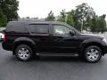 Super Black - Pathfinder SE 4x4 Photo No. 2