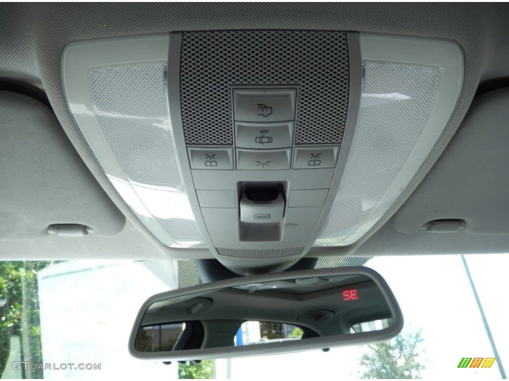 2010 Mercedes-Benz C 300 Luxury Controls Photo #86021393