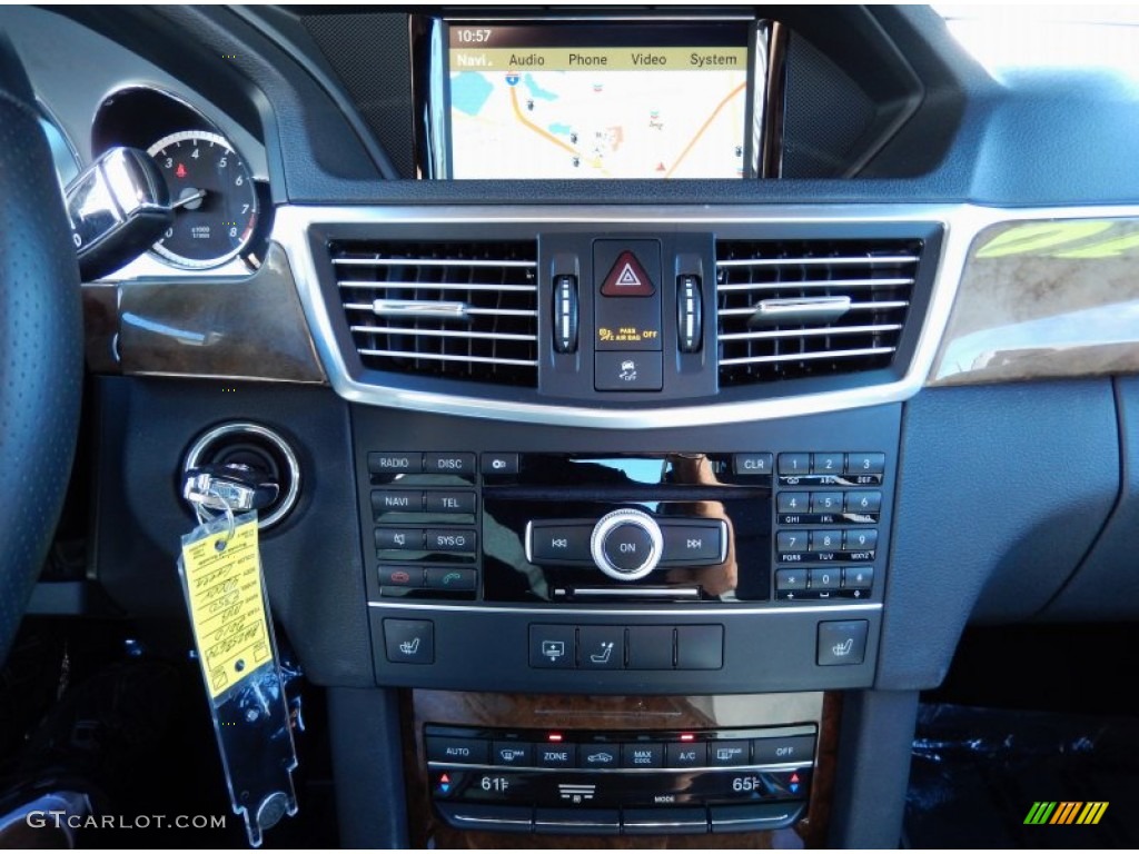 2010 Mercedes-Benz E 350 Sedan Controls Photo #86022572