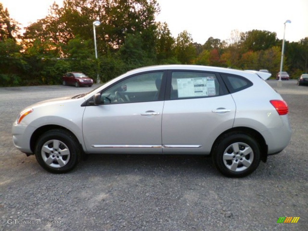 2013 Rogue S AWD - Brilliant Silver / Black photo #4