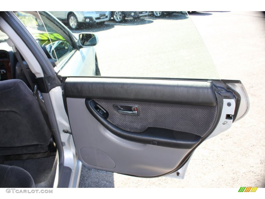 2004 Legacy L Sedan - Silver Stone Metallic / Gray Moquette photo #19
