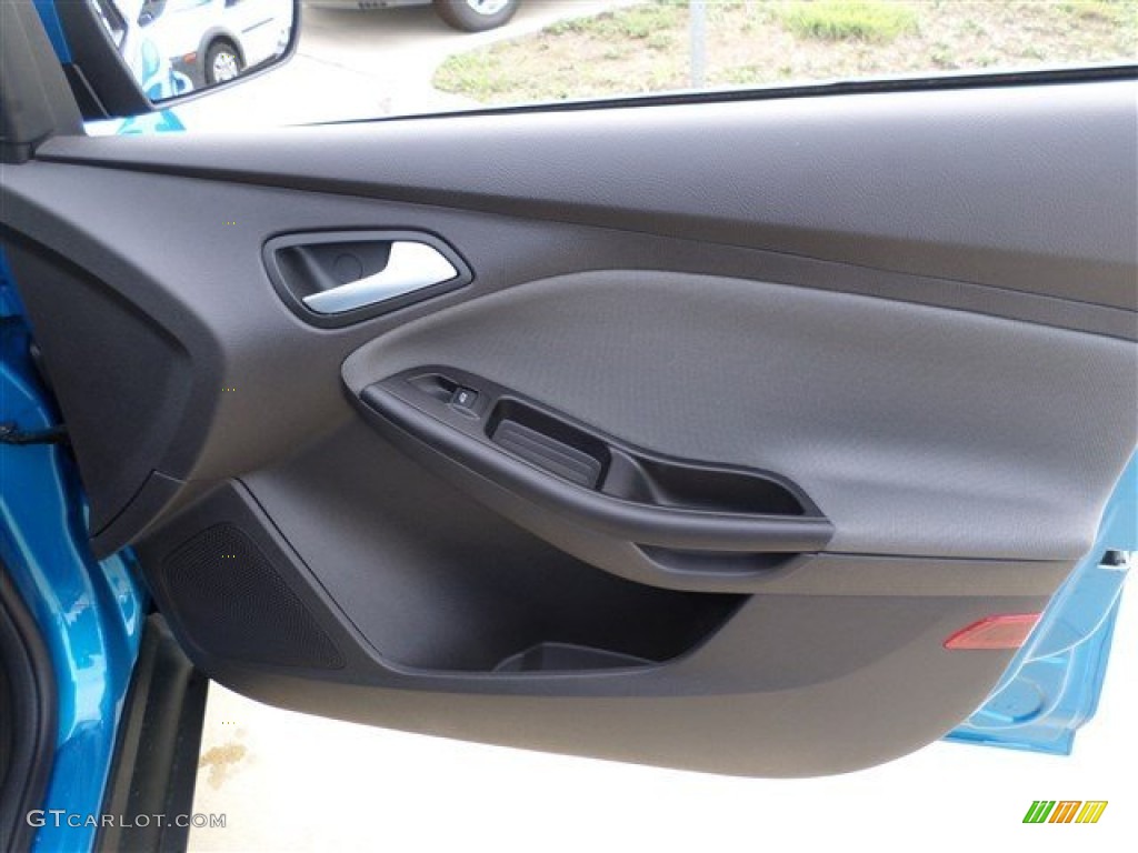 2014 Focus SE Hatchback - Blue Candy / Charcoal Black photo #9