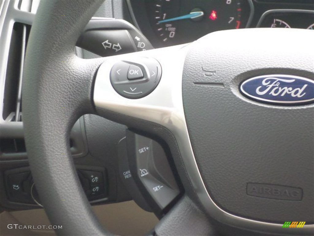 2014 Focus SE Sedan - Ruby Red / Medium Light Stone photo #17