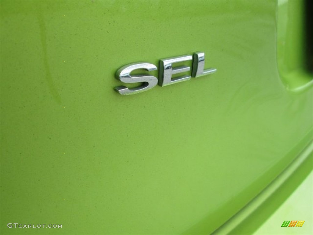 2011 Fiesta SEL Sedan - Lime Squeeze Metallic / Light Stone/Charcoal Black Cloth photo #7