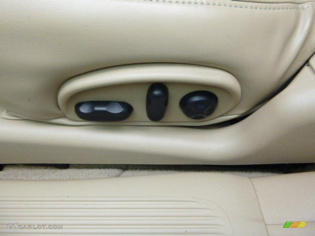 2004 Buick LeSabre Limited Controls Photo #86037627