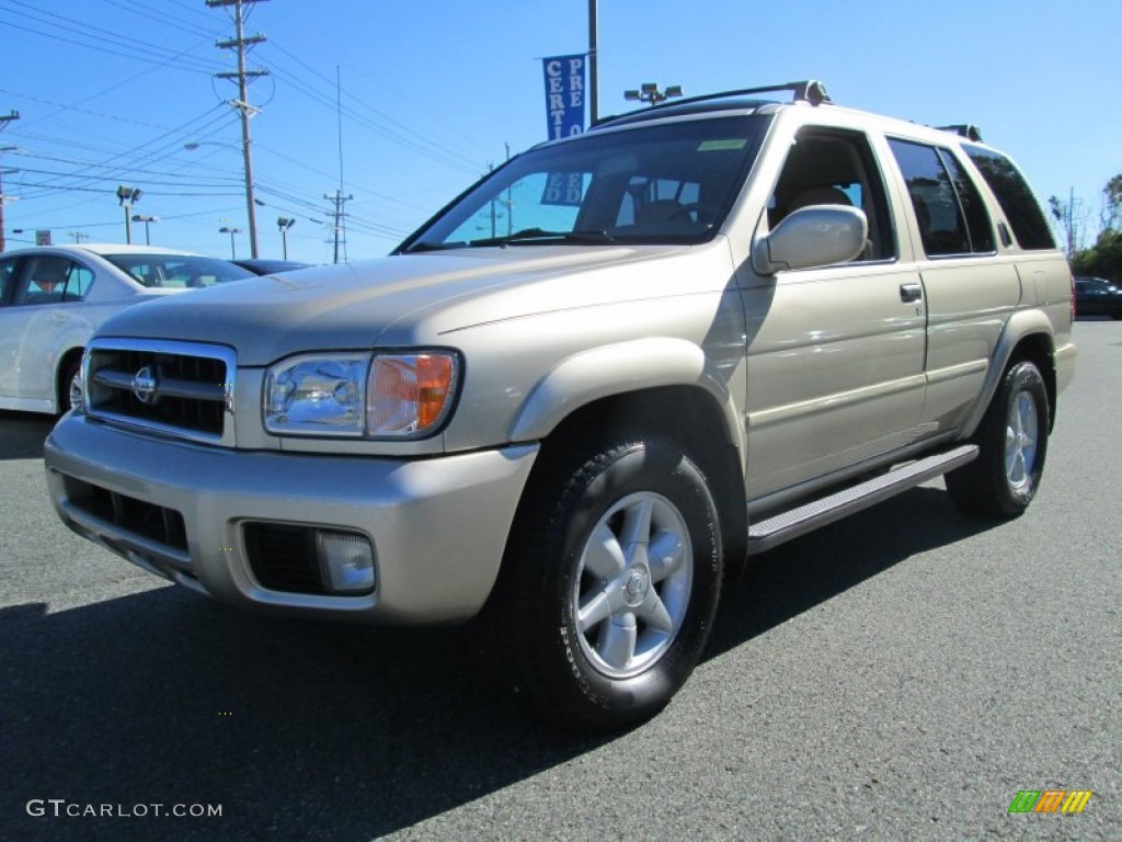 2001 Pathfinder LE 4x4 - Sahara Beige Metallic / Beige photo #2