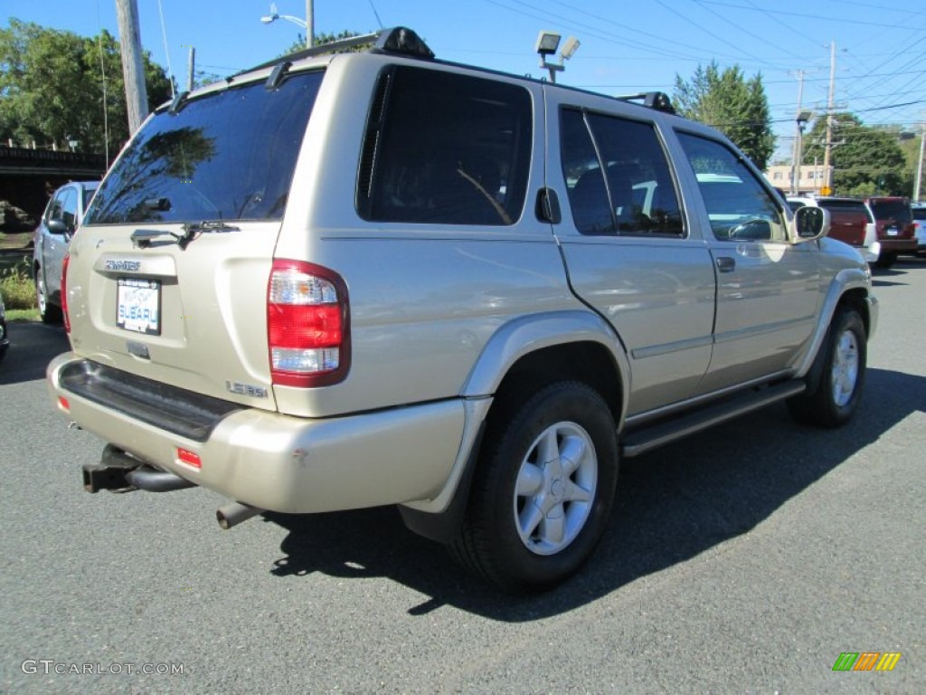 2001 Pathfinder LE 4x4 - Sahara Beige Metallic / Beige photo #6