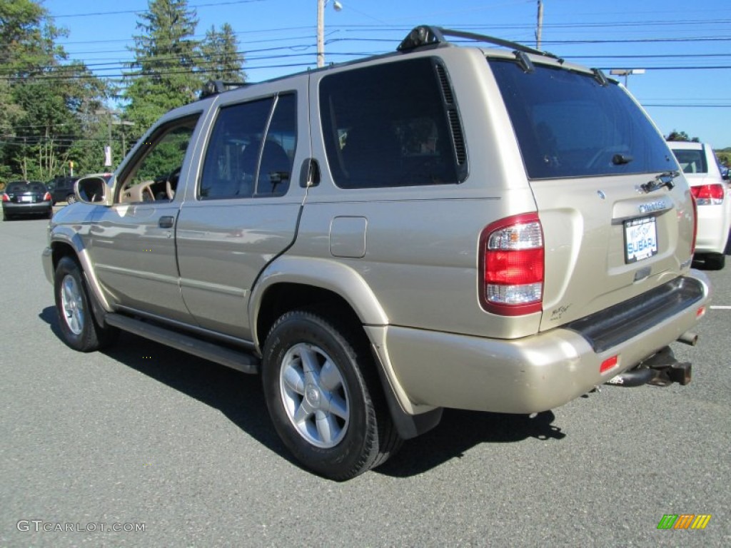 2001 Pathfinder LE 4x4 - Sahara Beige Metallic / Beige photo #8