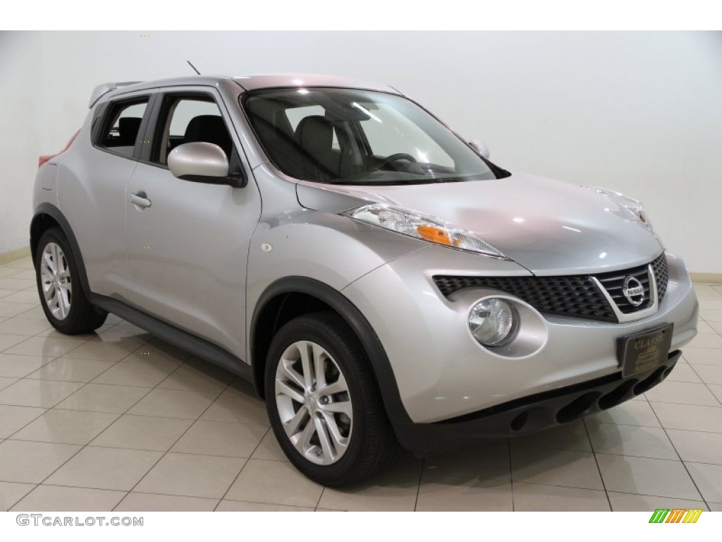 Chrome Silver Nissan Juke