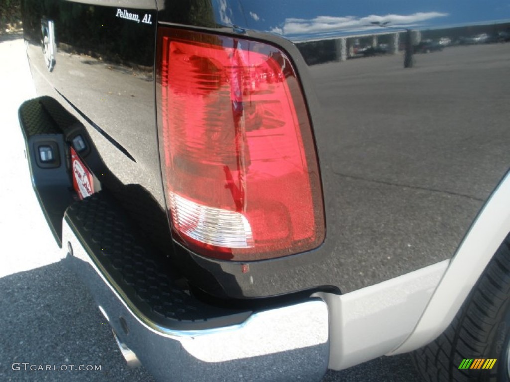 2010 Ram 1500 Laramie Crew Cab - Brilliant Black Crystal Pearl / Dark Slate Gray photo #17