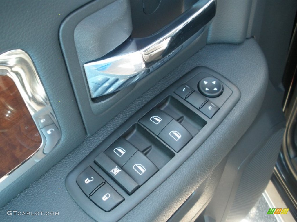 2010 Ram 1500 Laramie Crew Cab - Brilliant Black Crystal Pearl / Dark Slate Gray photo #23