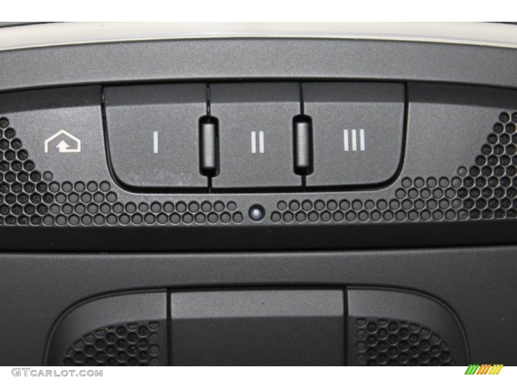 2013 Audi S8 4.0 TFSI quattro Sedan Controls Photo #86048532