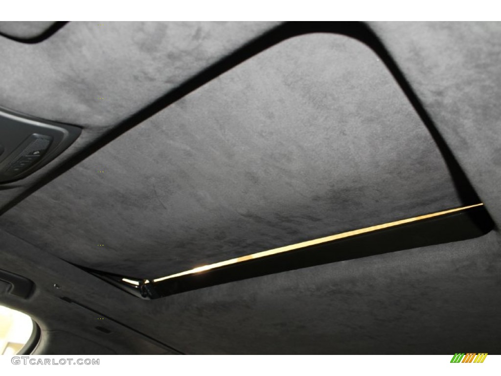 2013 Audi S8 4.0 TFSI quattro Sedan Sunroof Photos