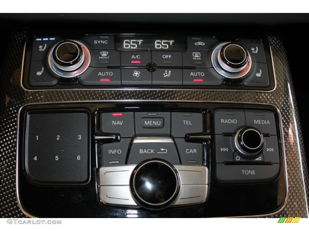 2013 Audi S8 4.0 TFSI quattro Sedan Controls Photos