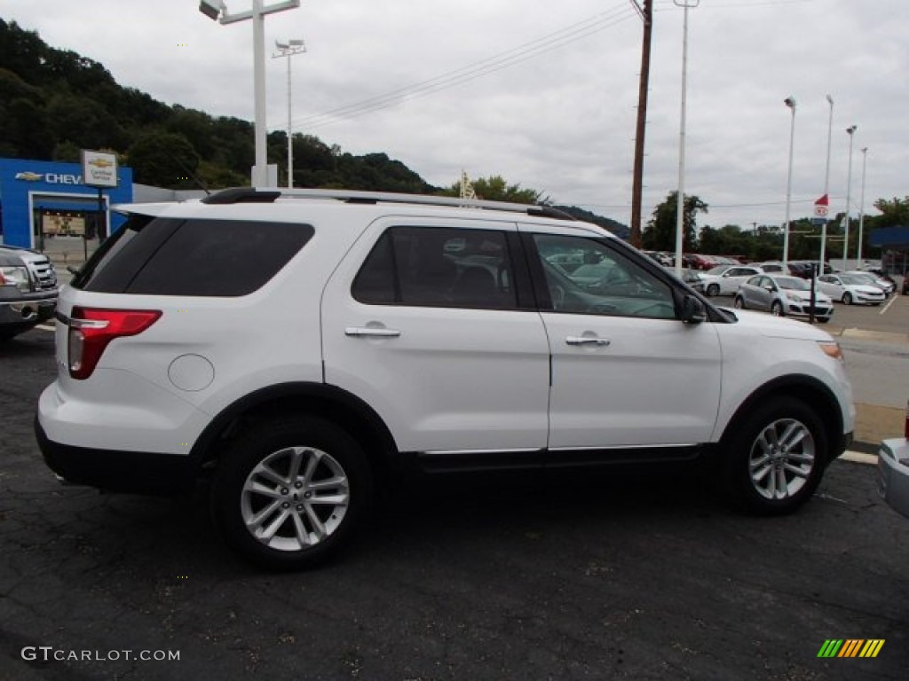 2013 Explorer XLT 4WD - Oxford White / Medium Light Stone photo #1