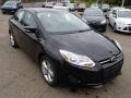 Tuxedo Black - Focus SE Sedan Photo No. 2