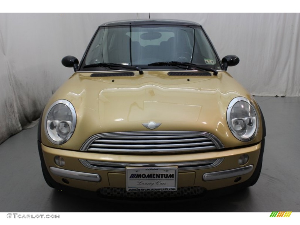 2004 Cooper Hardtop - Solid Gold Metallic / Panther Black photo #2