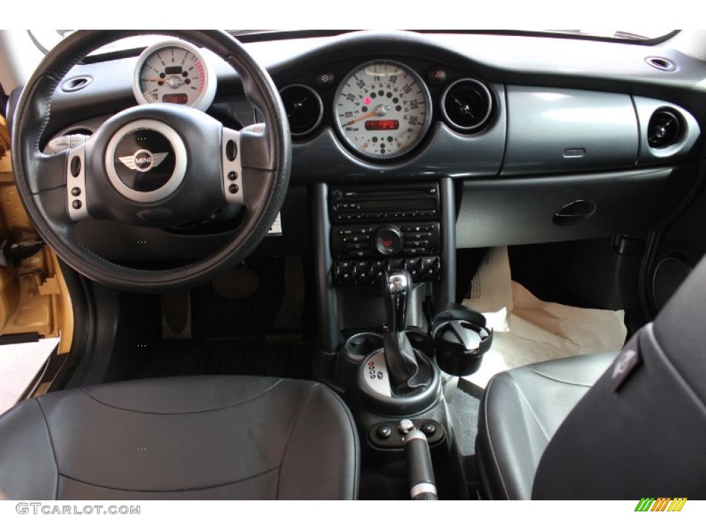 2004 Cooper Hardtop - Solid Gold Metallic / Panther Black photo #25