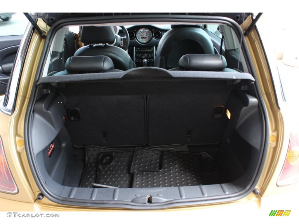 2004 Cooper Hardtop - Solid Gold Metallic / Panther Black photo #27
