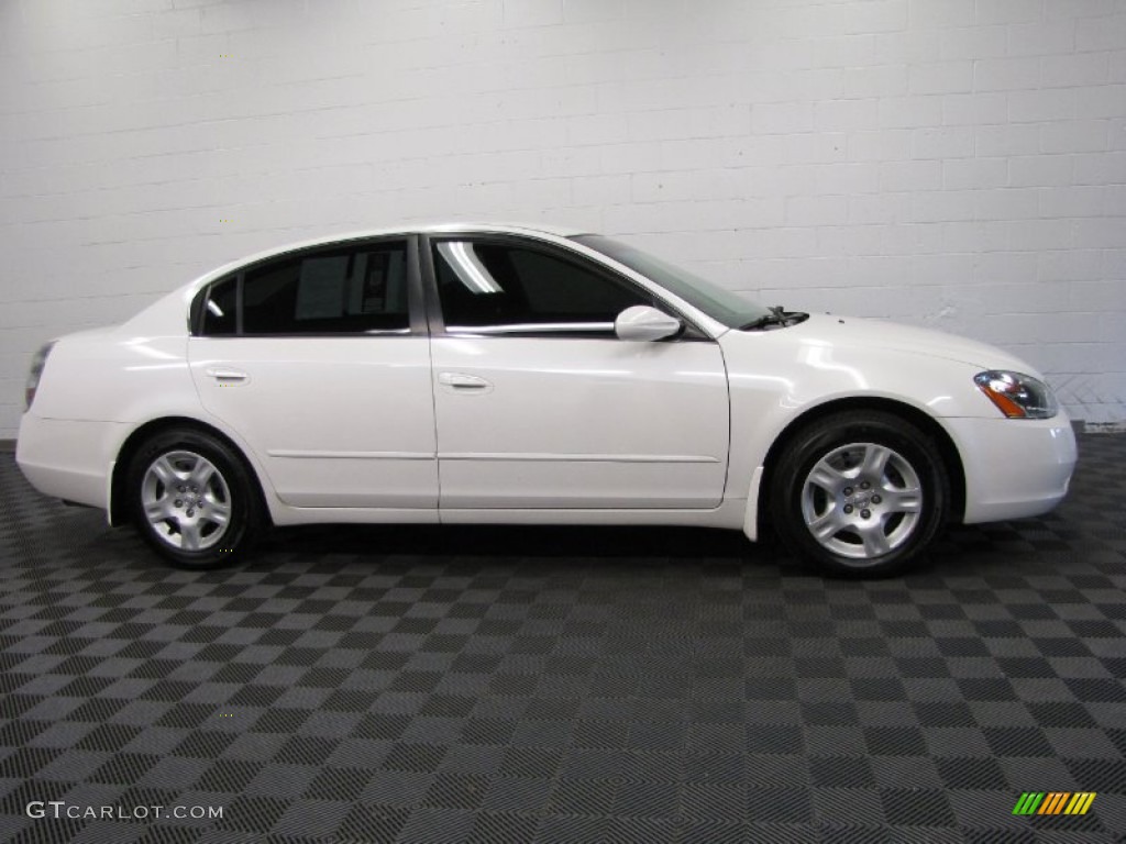 2002 Altima 2.5 S - Cloud White / Charcoal Black photo #3