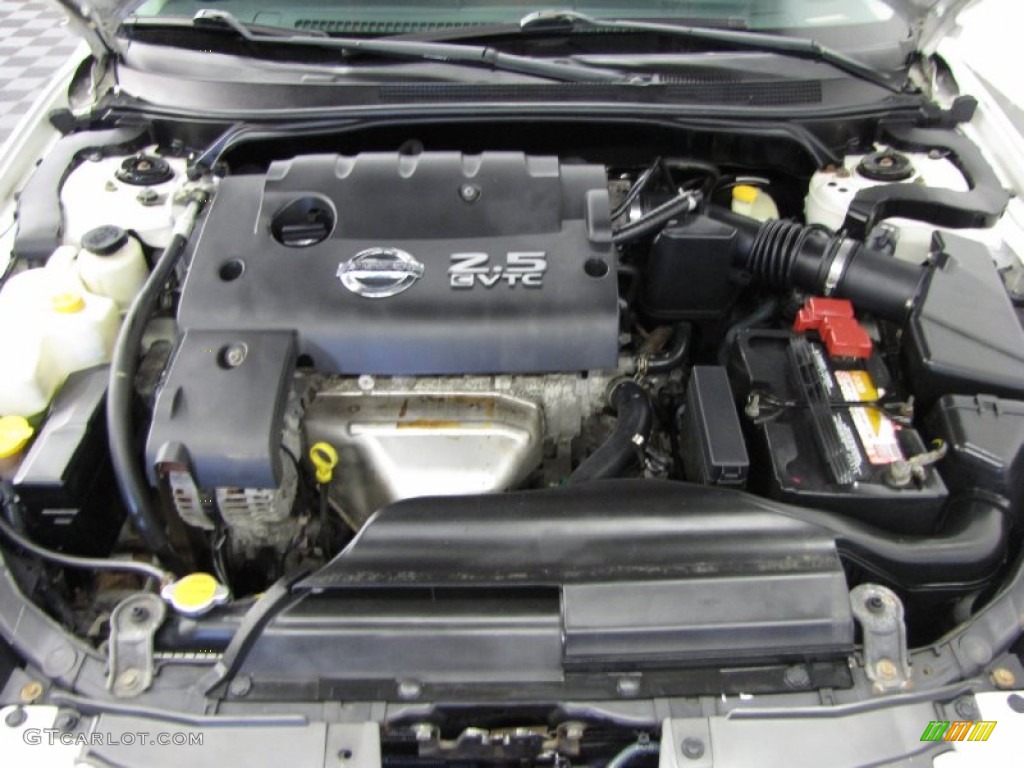 2002 Altima 2.5 S - Cloud White / Charcoal Black photo #5