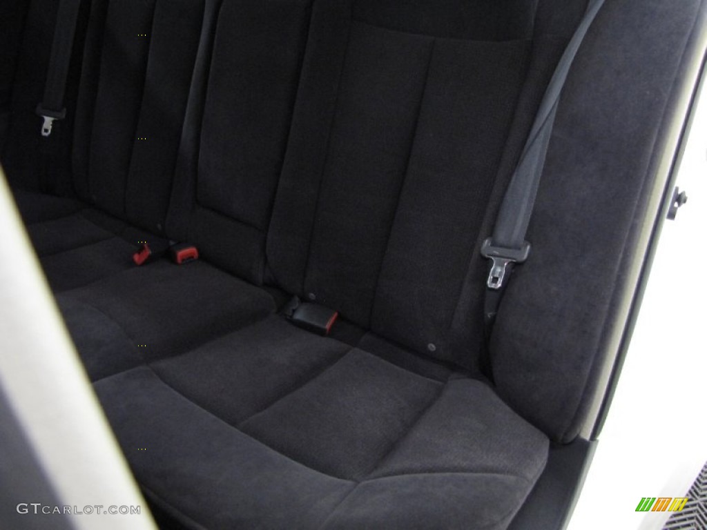 2002 Altima 2.5 S - Cloud White / Charcoal Black photo #7