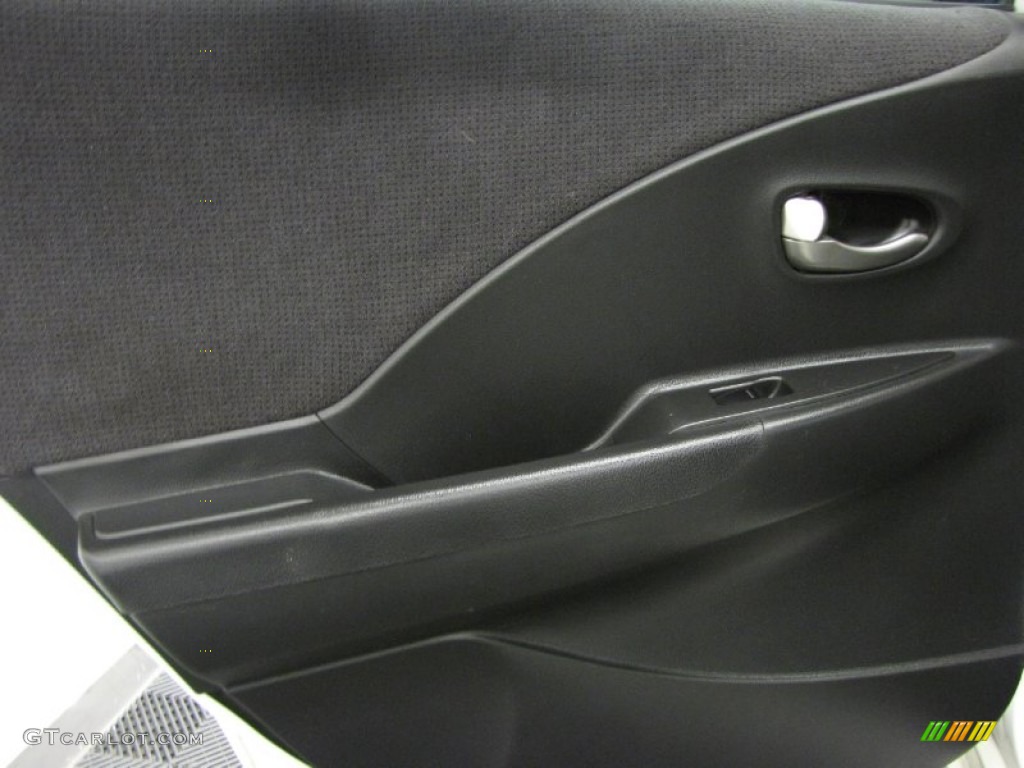 2002 Altima 2.5 S - Cloud White / Charcoal Black photo #12
