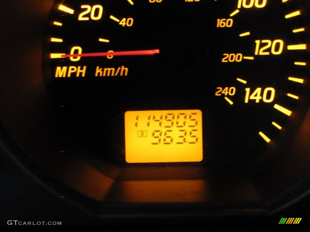 2002 Altima 2.5 S - Cloud White / Charcoal Black photo #19