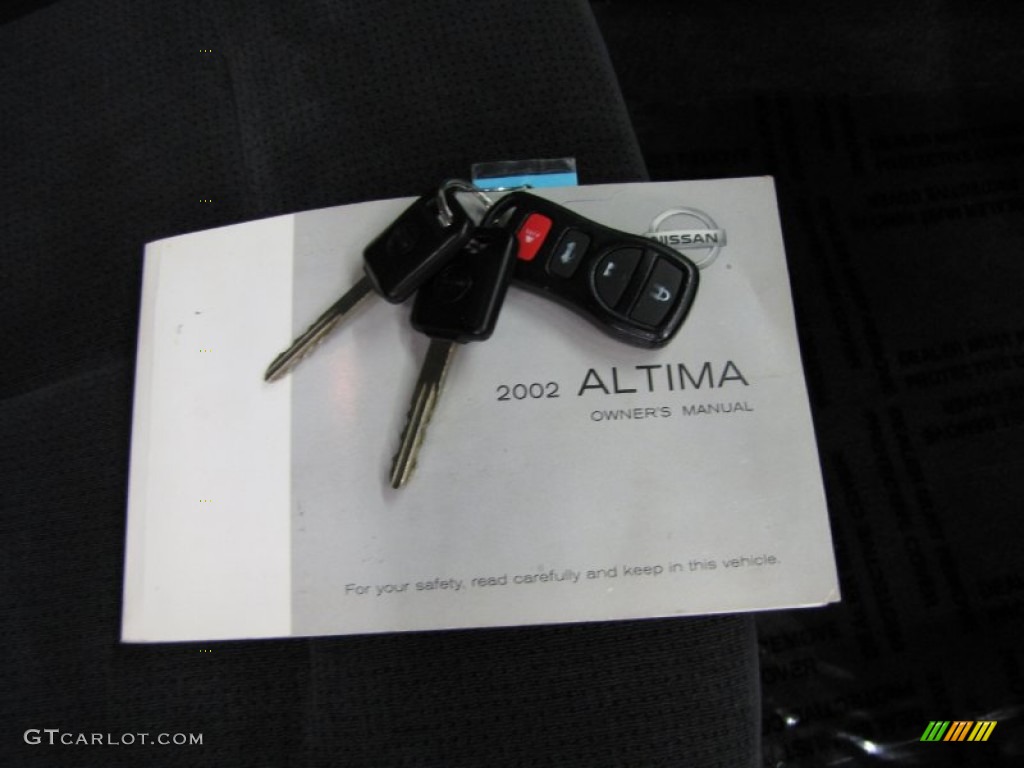 2002 Altima 2.5 S - Cloud White / Charcoal Black photo #27